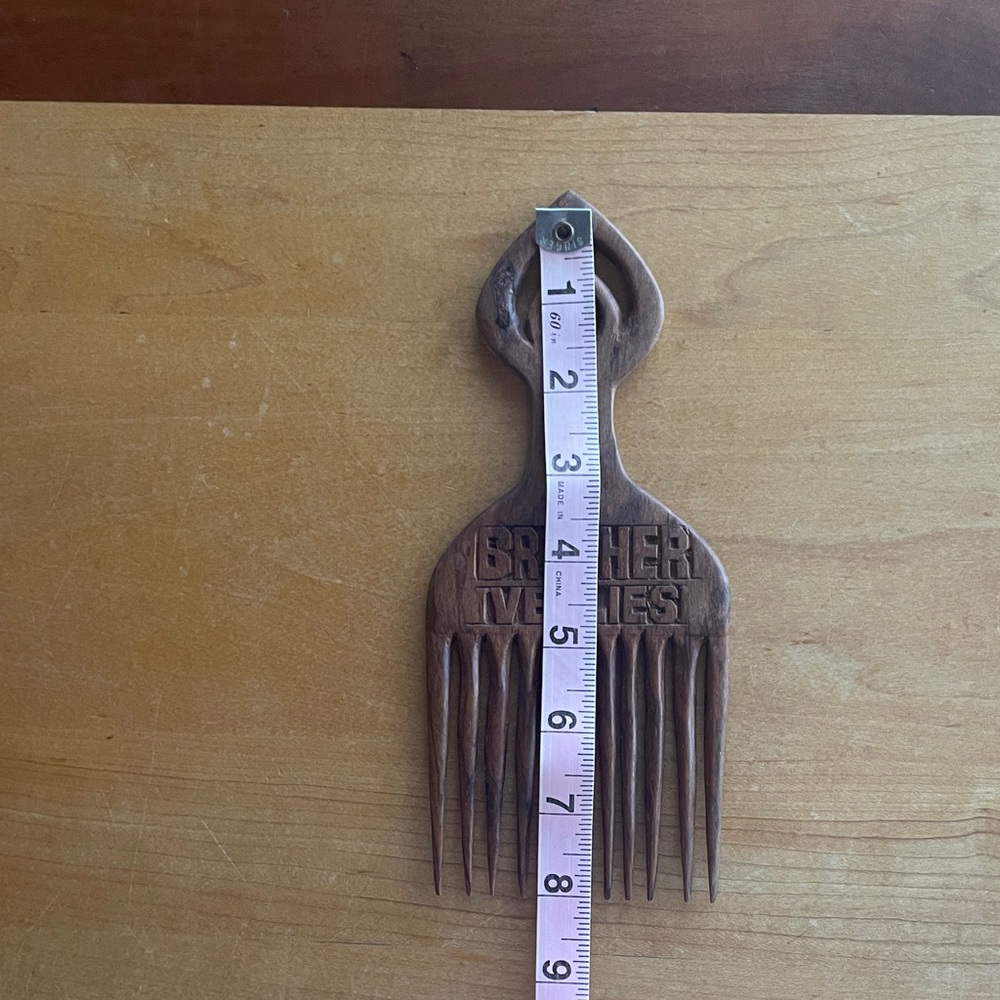 Brother Vellies Carved Wooden Comb - Picture 4 of 4
